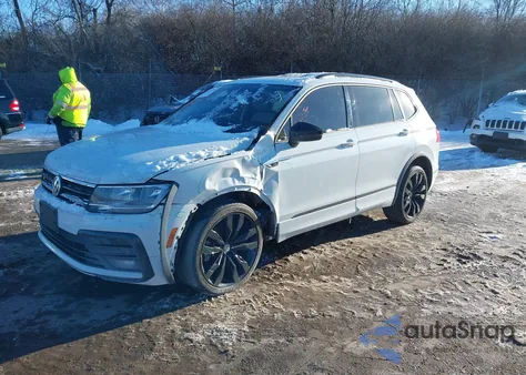 2021 Volkswagen Tiguan 2.0T Se/2.0T Se R-Line Black/2.0T Sel z USA, uszkodzony, nr VIN 3VV3B7AX6MM074507